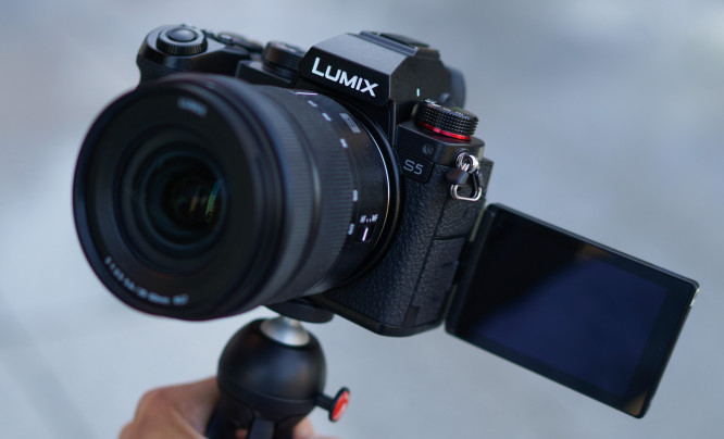  Lumix S5 - uniwersalna hybryda dla współczesnych twórców