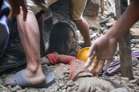 MACIEJ DAKOWICZ, FREELANCER - I miejsce w kategorii Wydarzenia (fotoreportaż)

Tragiczne sceny tuż po trzęsieniu ziemi w Katmandu.
Katmandu (Nepal), kwiecień 2015 r.