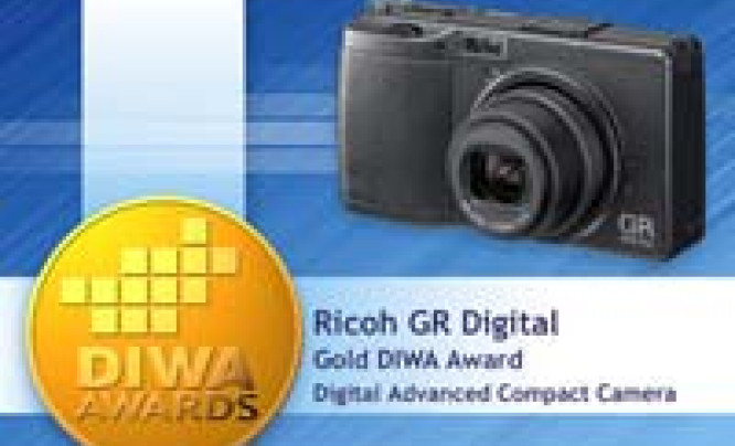  Pierwszy złoty medal DIWA dla firmy Ricoh za model GR Digital