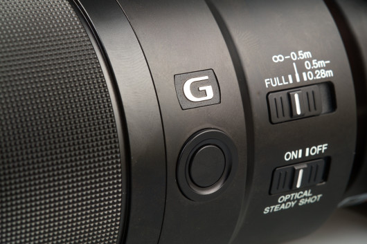 Sony FE 90 mm F2,8 MACRO G OSS - przełączniki