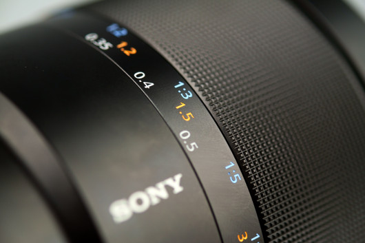 Sony FE 90 mm F2,8 MACRO G OSS - pierścień ustawiania ostrości
