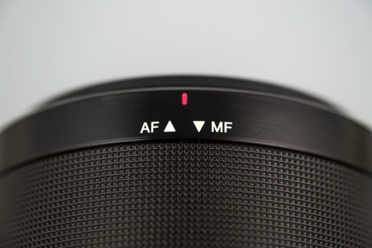Sony FE 90 mm F2,8 MACRO G OSS - włączony AF