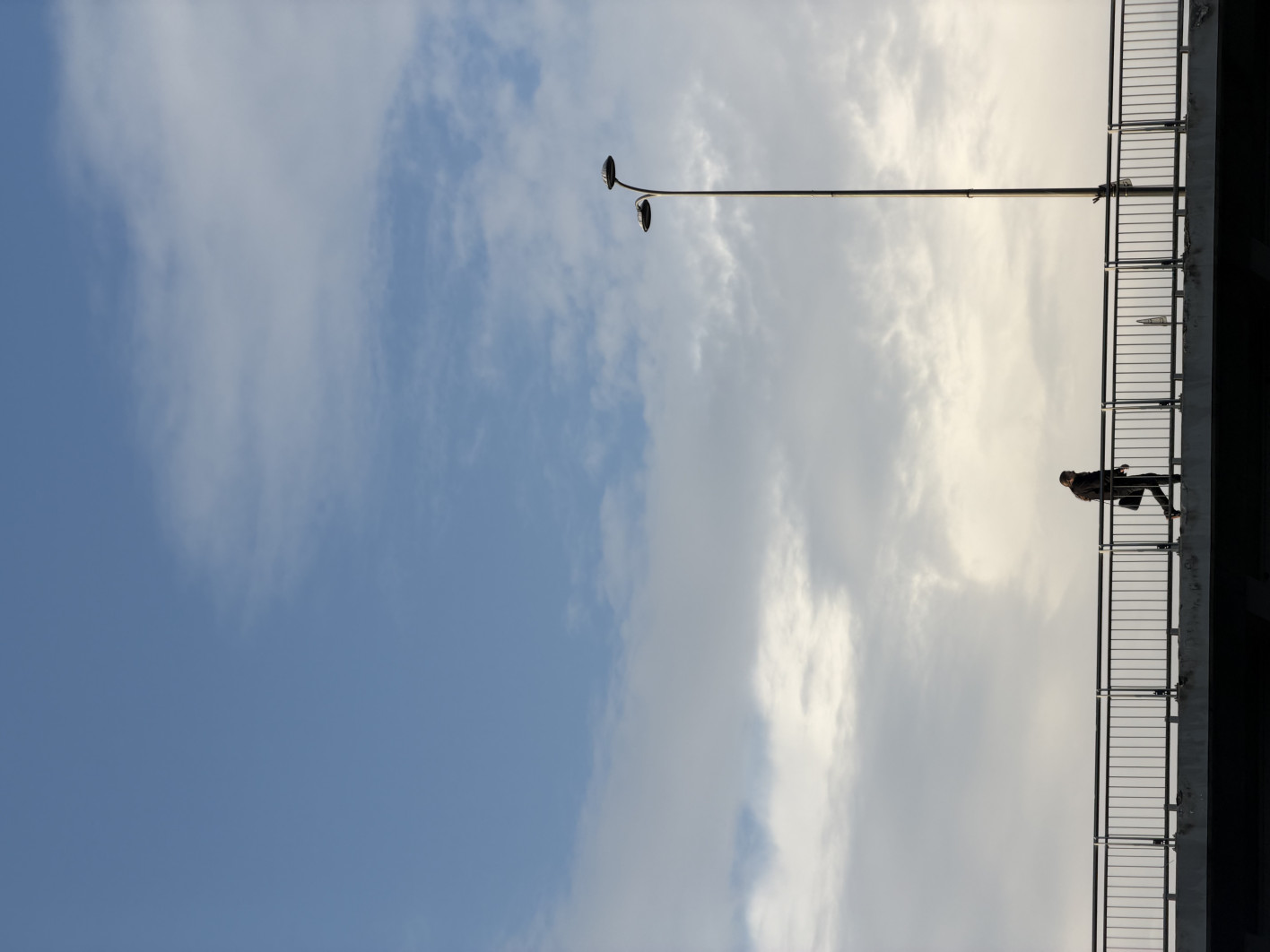 1/742 s, f/2.8, ISO 20, 16.9 mm
