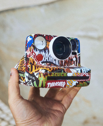 Polaroid x Thrasher - marka Polaroid wprowadza na rynek limitowaną edycję aparatu natychmiastowego i filmu
