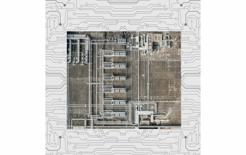 Fot. Zhang Xiangsheng, Assemble the city, 2. miejsce w kat. Series / Drone Photo Awards 2024Podczas sesji zdjęć lotniczych fotograf natknął się na budynki, które uderzająco przypominały komponenty komputerowe. Zaintrygowany tą obserwacją, zaczął zauważać więcej struktur architektonicznych, które przypominały części komputerowe. Odizolowując te budynki od otoczenia, dokładnie zbadał ich strukturę i funkcję. Dla niego struktury te symbolizują krajobraz miejski jako ogromną maszynę, misternie połączoną z ludźmi odgrywającymi główną rolę w jej wewnętrznym działaniu. Poprzez tę eksplorację starał się zrozumieć mechanizmy operacyjne miasta.