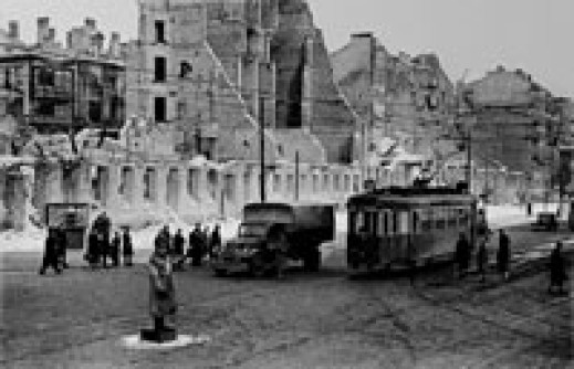 Wystawa "Inna Polska. Fotografii PAP 1945-47"