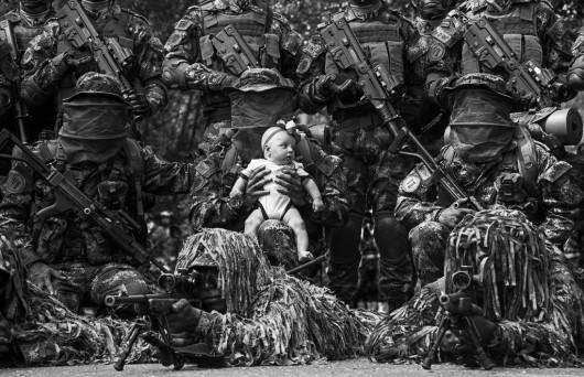fot. Rivera Nestor, 2. miejsce w kat. Documentary & Street / B&W Child 2020