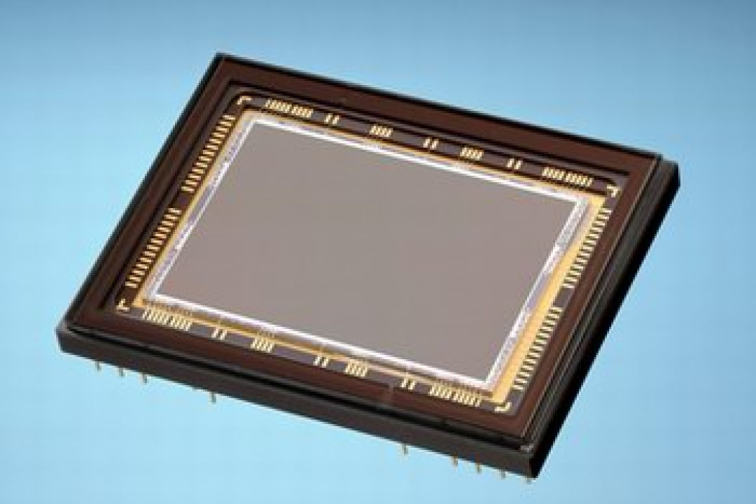Pełnoklatkowy sensor CCD 8Mp firmy Atmel