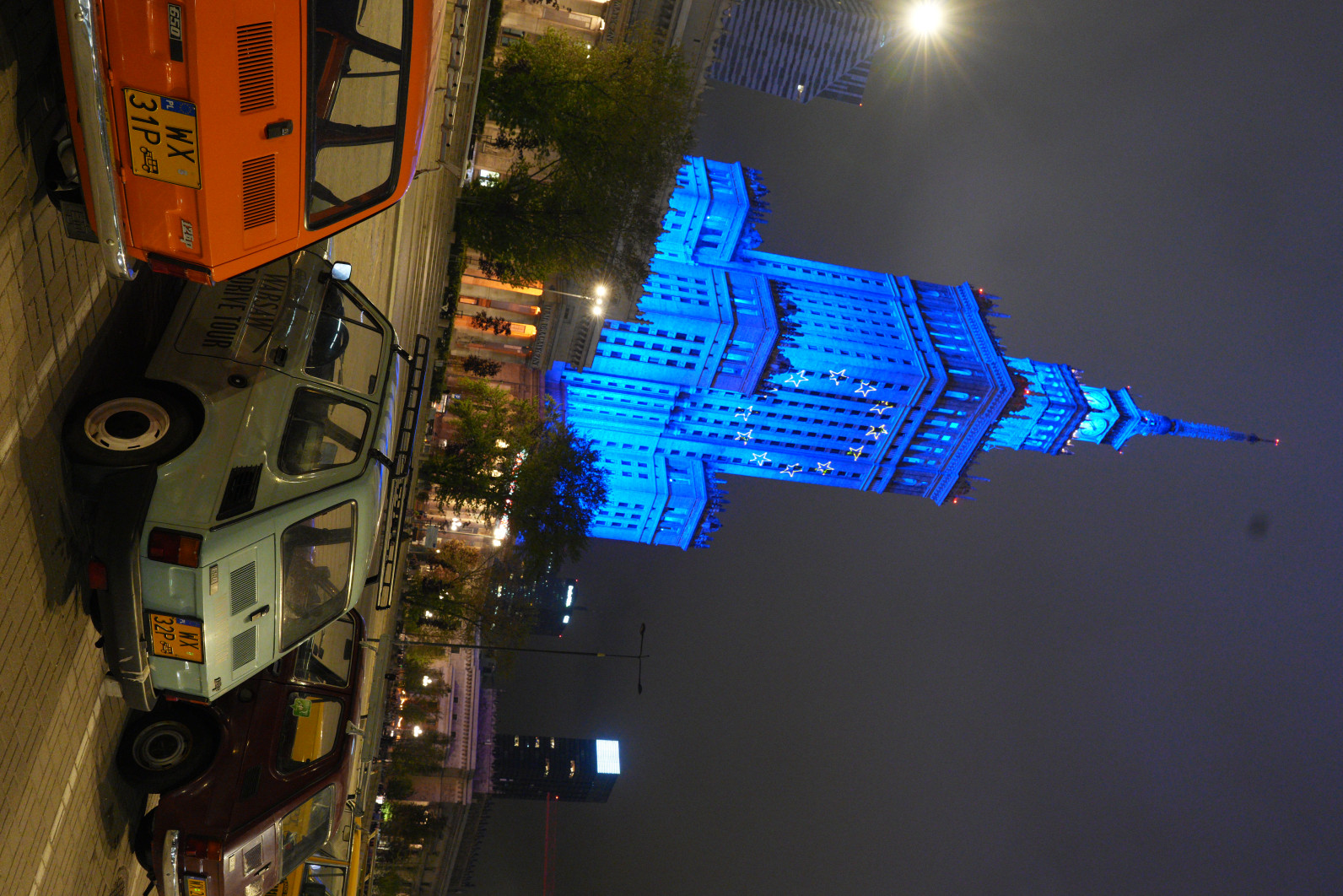 1/15 s, f/5.6, ISO 6400, 28.0 mm