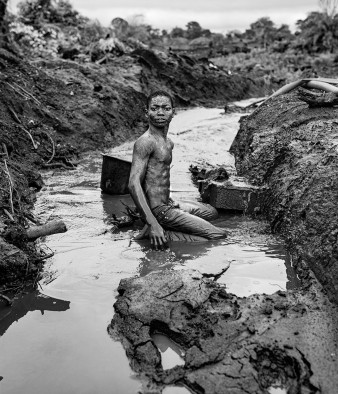 „Galamsey” - prawdziwa cena złota w nowej książce Mariusza Śmiejka