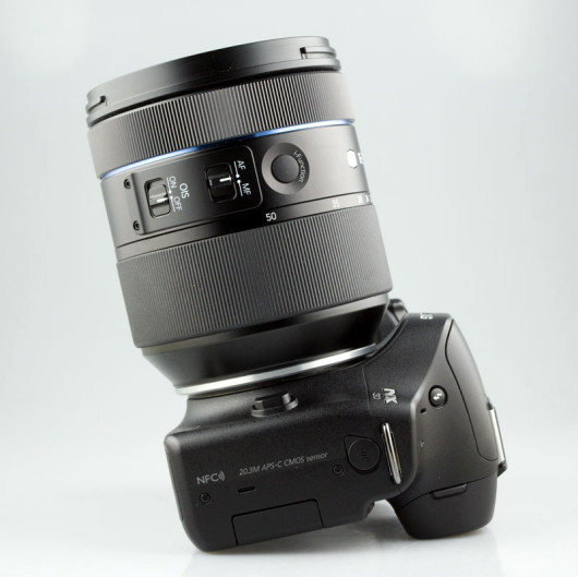 Samsung NX 30 wraz z obiektywem Samsung 16-50 mm f/2-2,8 S ED OIS