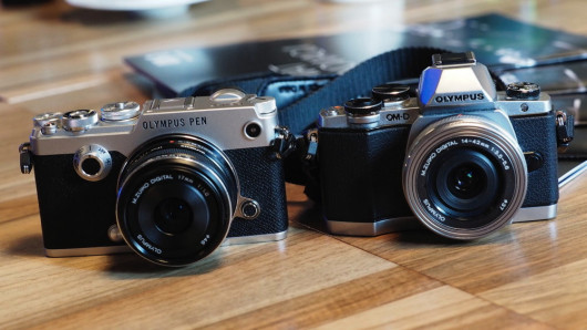 Olympus PEN F i OM-D E-M10