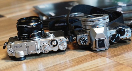 Olympus PEN F i OM-D E-M10