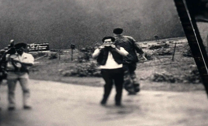  Ciąg dalszy afery wokół "Napalm Girl". Czy to on jest autorem słynnej fotografii?