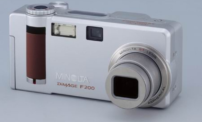  Minolta DiMAGE F200 - uzupełnienie serii