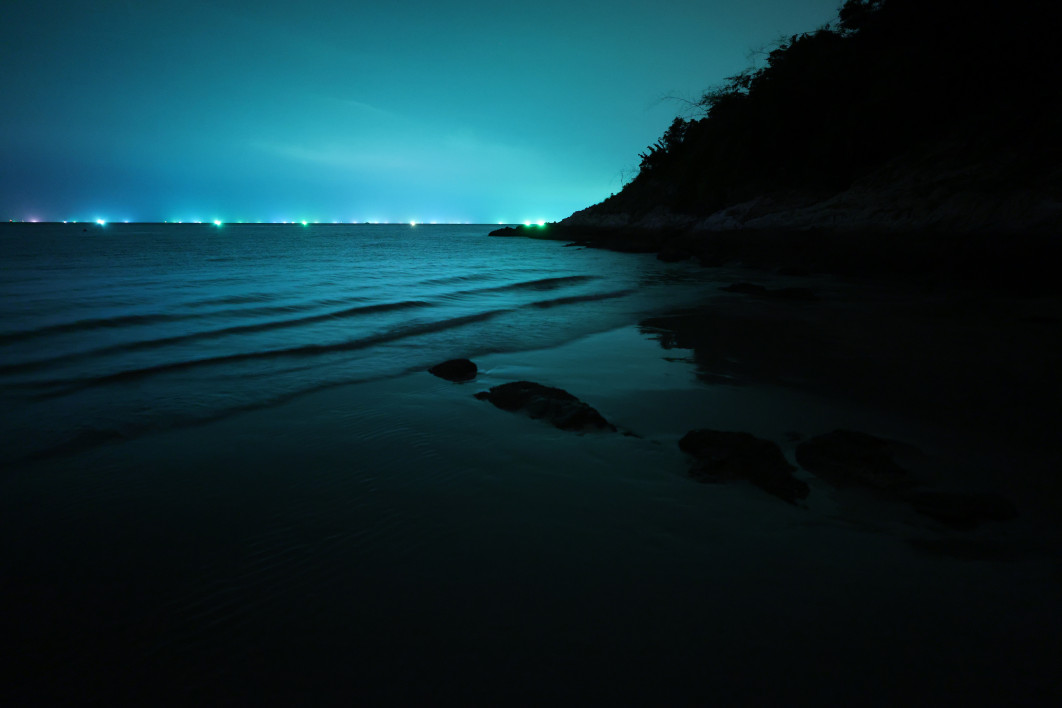 1/4 s, f/1.4, ISO 6400, 20.0 mm
