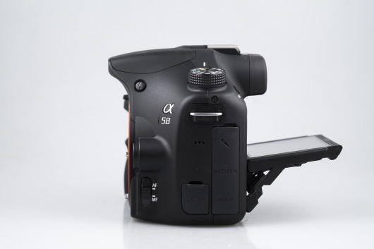 Sony SLT-A58 - odchylany ekran