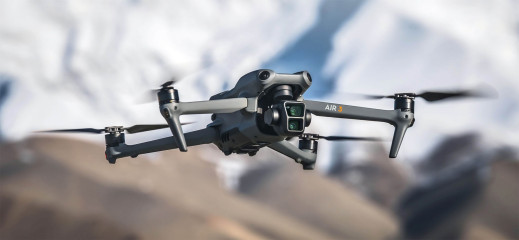 DJI Air 3 - dwie kamery, tryb wertykalny i 45 minut lotu. Ale mniejsza matryca…