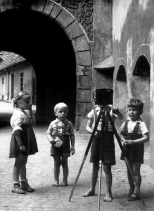 Dzieci na fotografiach Stefana Arczyńskiego