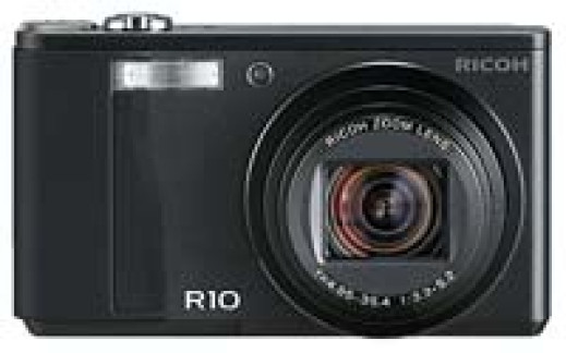 Ricoh R10 - większy ekran i poziomica