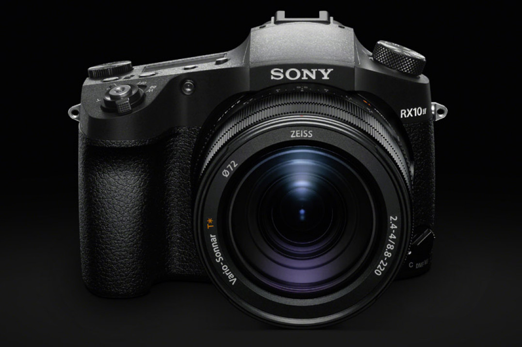 Sony Cyber-Shot RX10 IV - król superzoomów szybki niczym aparat reporterski?