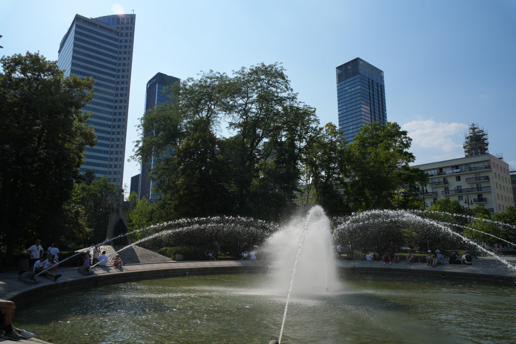 1/2000 s, f/8, ISO 640, 24.0 mm