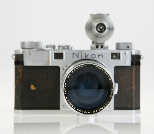 Nikon M