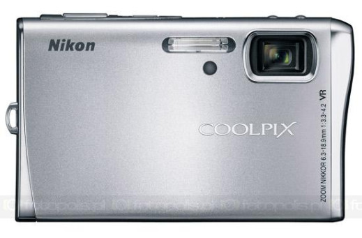 Nikon Coolpix S50c - bezprzewodowy kieszonkowiec