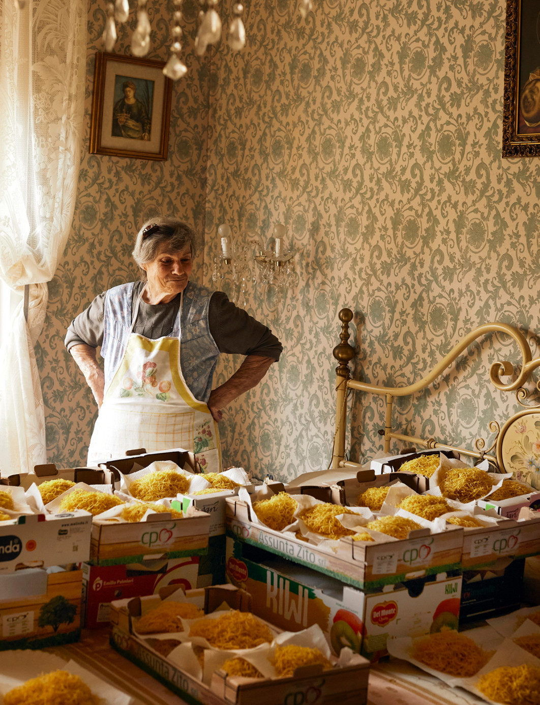 fot. Lizzie Mayson, "Delfina, A Pasta Granny", nagroda w kat. Claire Aho Award for Women Photographers / World Food Photography Awards by Bimi 2025