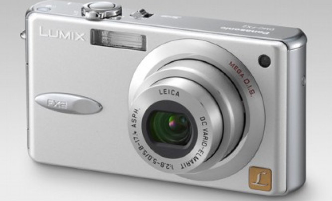  Panasonic Lumix DMC-FX2 oraz Lumix DMC-FX7