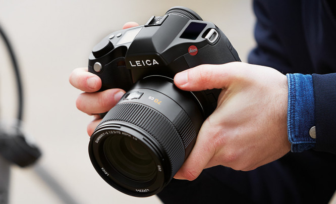  Leica S3 - średnioformatowa lustrzanka powraca. Czy 64-megapikselowy kombajn ma szansę rywalizować z najnowszymi bezlusterkowcami?