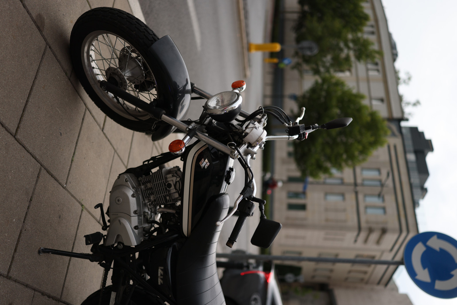 1/250 s, f/1.4, ISO 320, 35.0 mm