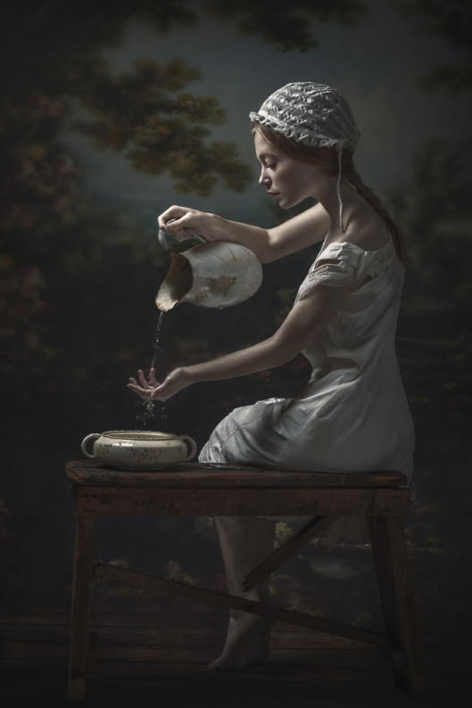Ewa Ćwikła - II miejsce, Fine Art  (kategoria profesjonalna) Fine Art Photography Awards 2018