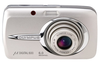 Olympus [mju:] DIGITAL 600 - 6 Mp po ciemku