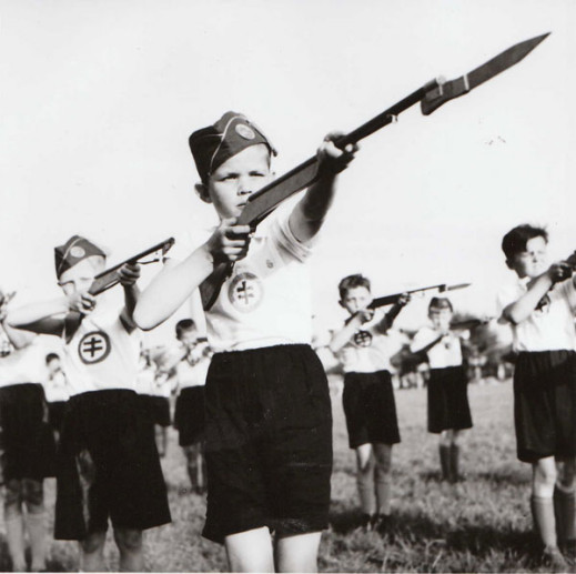 "W cieniu Trzeciej Rzeszy". Oficjalna fotografia słowacka z lat 1939-1945 w Warszawie