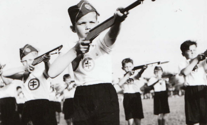  "W cieniu Trzeciej Rzeszy". Oficjalna fotografia słowacka z lat 1939-1945 w Warszawie