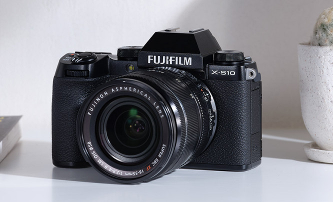  Fujifilm X-S10 - wszystko, co najlepsze w kompaktowym, prostym body