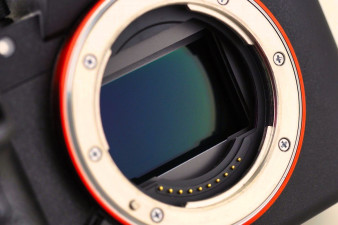Pełnoklatkowy aparat z 16-bitową matrycą o rozdzielczości 100 Mp? Wyciekła specyfikacja nowego sensora Sony