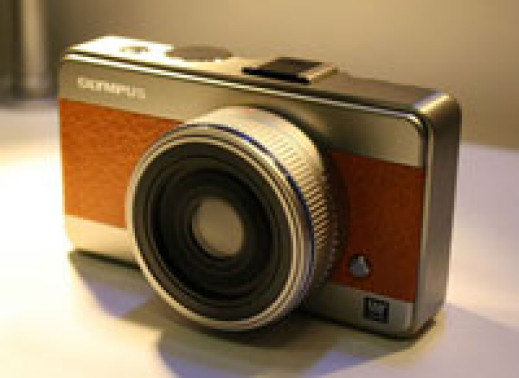 Olympus zaprezentował prototyp aparatu Mikro Cztery Trzecie