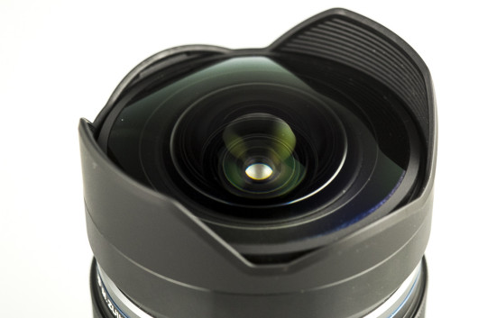 Olympus M.Zuiko Digital ED 8 mm Fisheye 1:1.8 PRO - wypukła soczewka