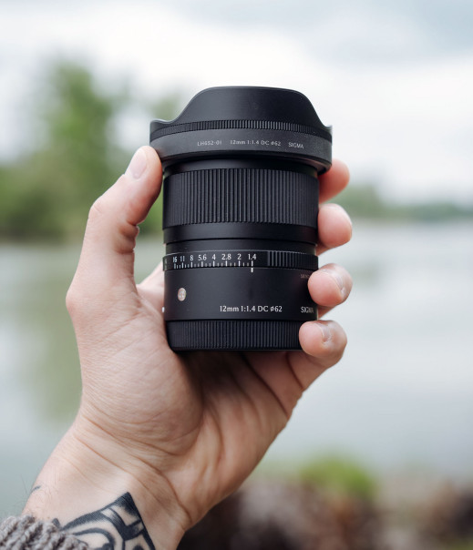 Sigma 12 mm f/1.4 DC Contemporary - jasne szkło dla vlogerów i krajobrazistów z aparatami APS-C