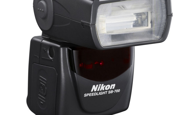  Nikon Speedlight SB-700