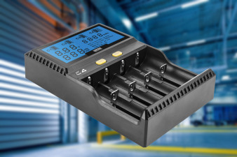 Newell Smart C4 - uniwersalna ładowarka z ekranem LCD