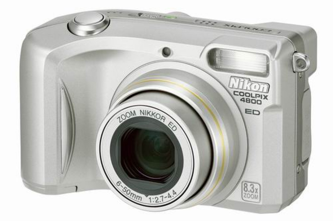 Nikon Coolpix 4800 - 8.3-krotny