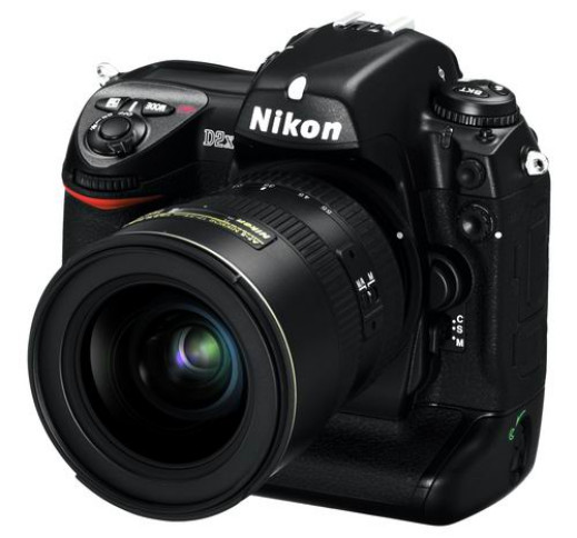 Nikon D2X - dwa w jednym